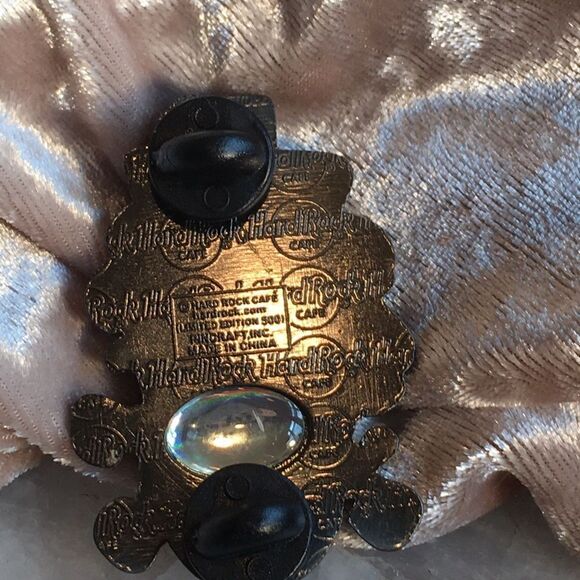 🎃 - Hard Rock San Antonio Chrome Skull Pin! - Picture 2 of 12